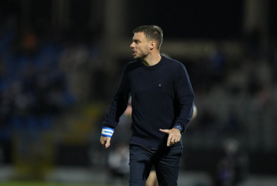 Botafogo avança em negociação com técnico argentino e mostra otimismo