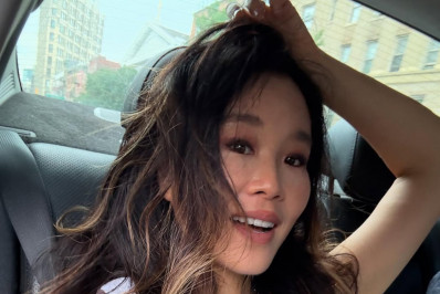 Atriz de 'Cobra Kai' se manifesta após ser atacada com mordida por colega durante evento