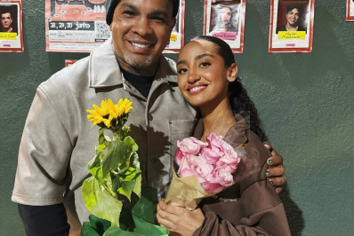 Rodriguinho comparece na formatura da filha no curso de teatro