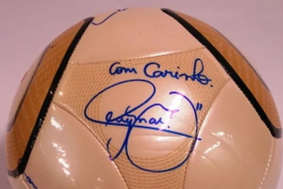 Homem que furtou bola autografada por Neymar é condenado a 17 anos de prisão