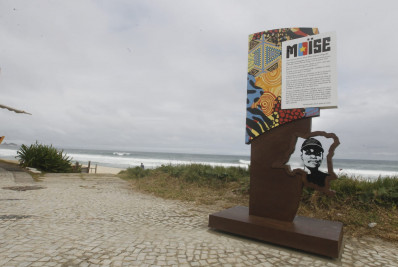 Memorial em homenagem a Moïse é inaugurado em quiosque na Barra da Tijuca