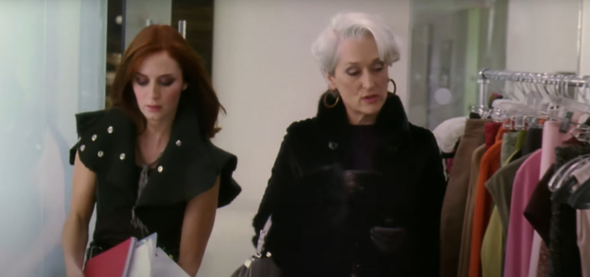 Emily Blunt e Meryl Streep em 'O Diabo Veste Prada' - Reprodução / YouTube