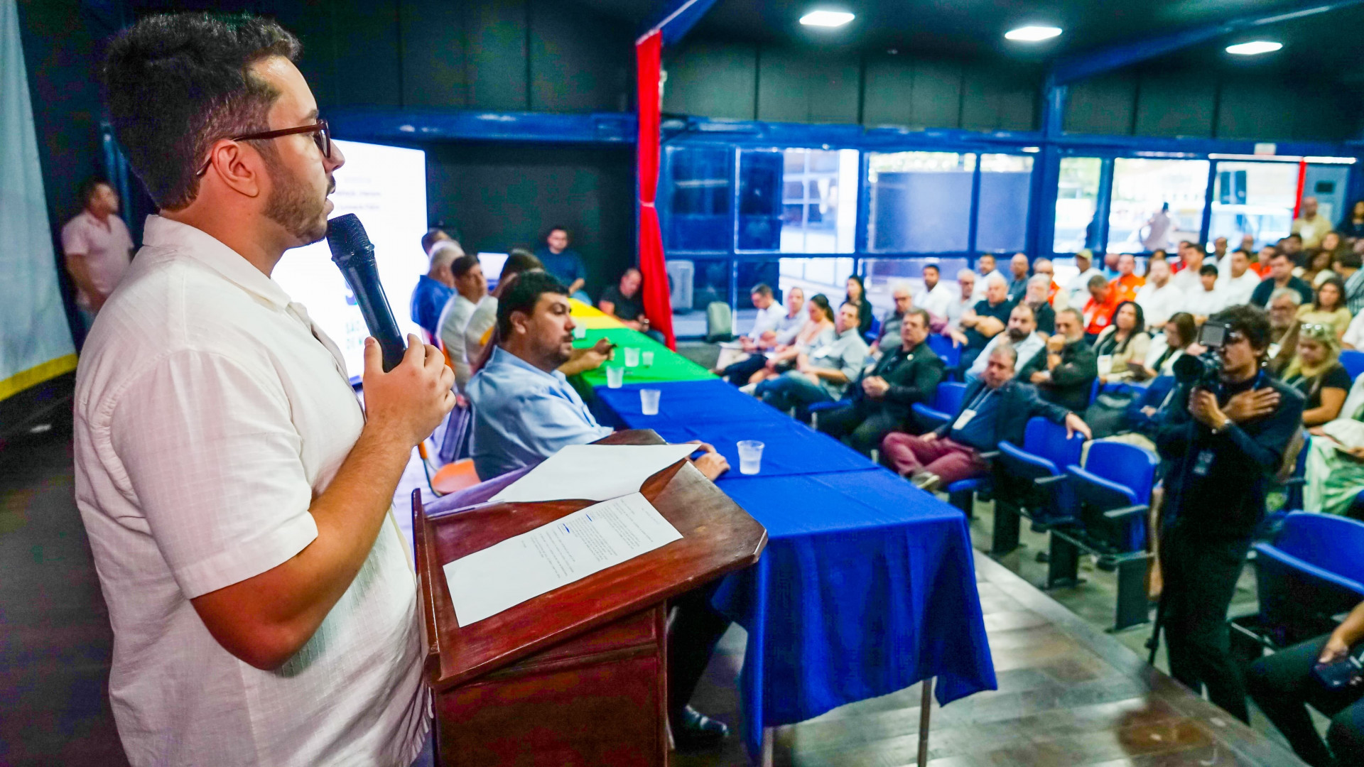 O secret&aacute;rio de Habita&ccedil;&atilde;o, Urbanismo e Ilumina&ccedil;&atilde;o P&uacute;blica, Leonardo Vieira - Gilberto Rocha/ PMSJM