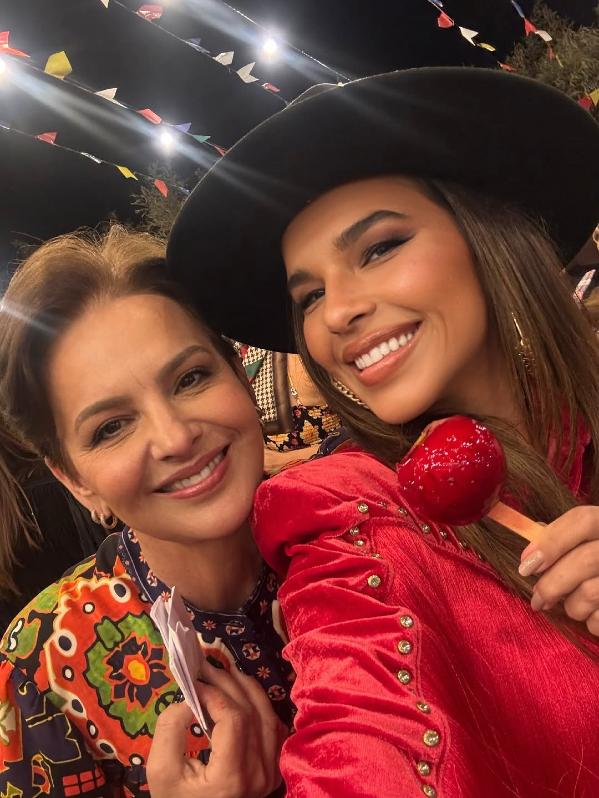 Mariana Rios e a mãe, Adriana - Reprodução / Instagram