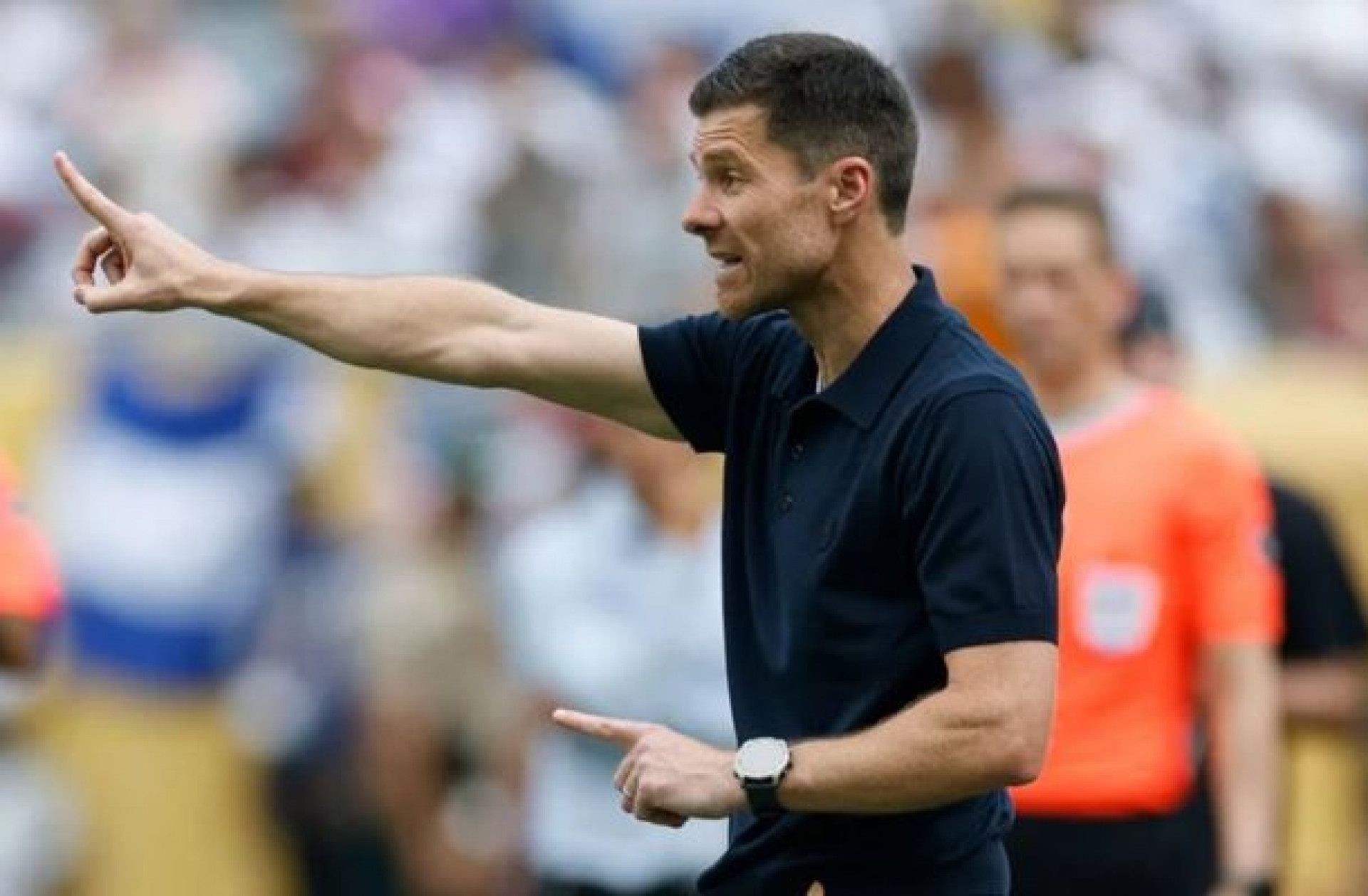 Ao analisar rival, Xabi Alonso relembra ex-t&eacute;cnico do Flamengo no Mundial: ‘J&aacute; me treinou’