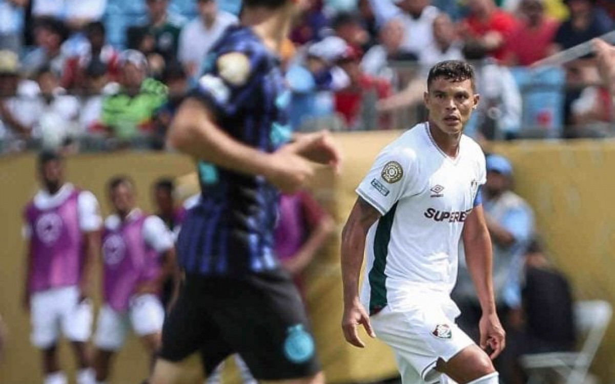 Thiago Silva exalta empenho do Fluminense: ‘A coragem tem que sair maior que nosso medo’