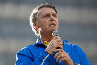 Bolsonaro passa por endoscopia e é diagnosticado com inflamação no esôfago