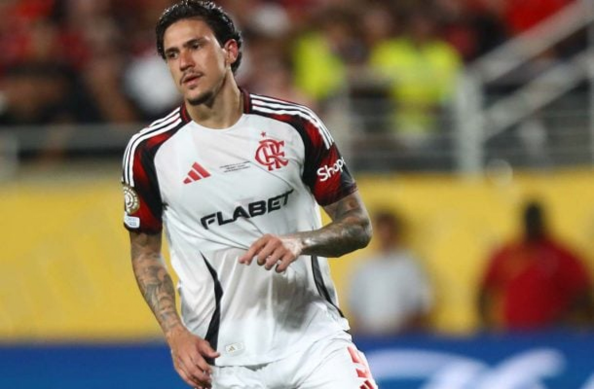 Flamengo deseja contratar camisa 9, enquanto Pedro quer mais espaço