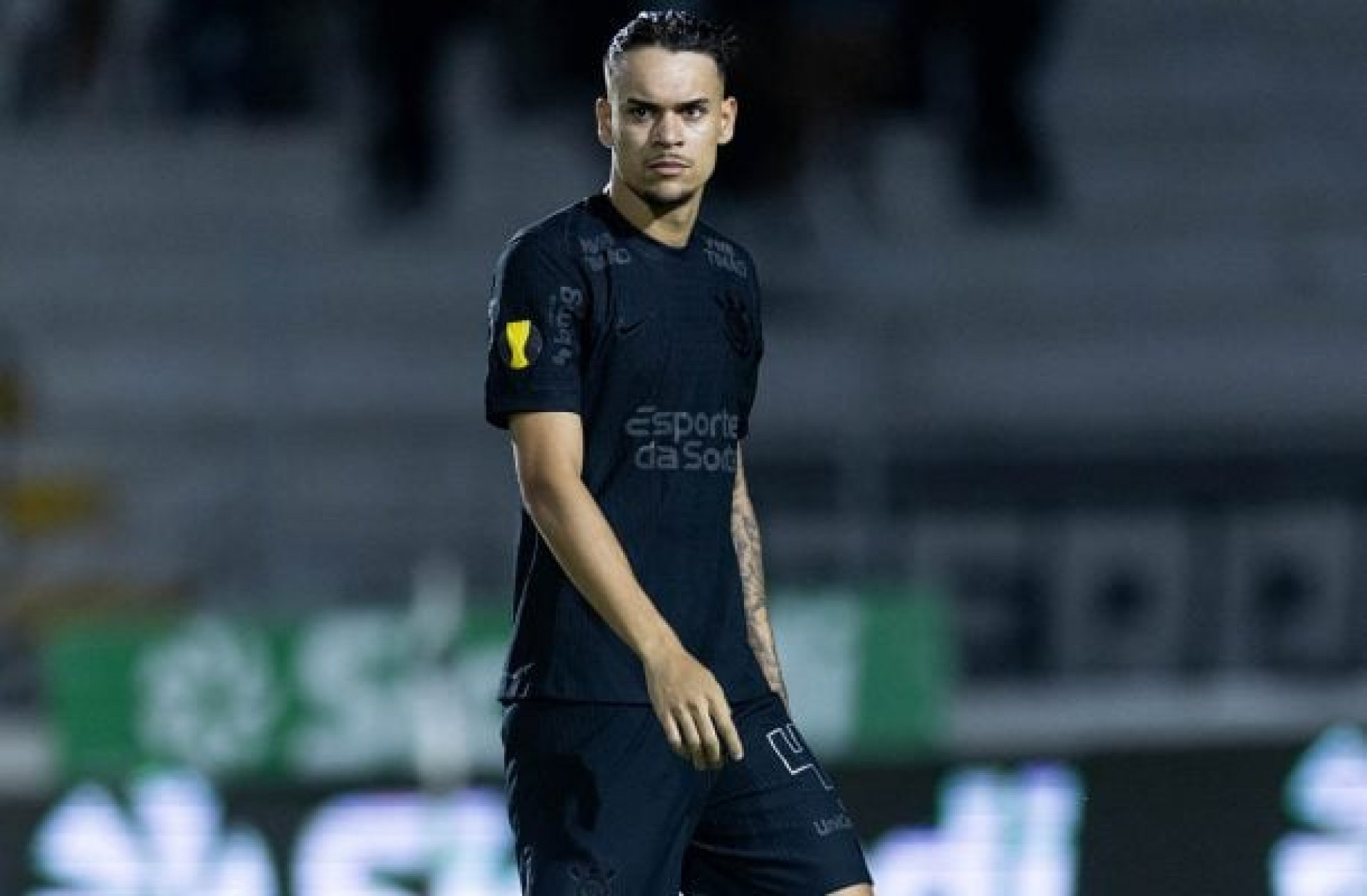 D&iacute;namo de Kiev volta a ter interesse em zagueiro do Corinthians