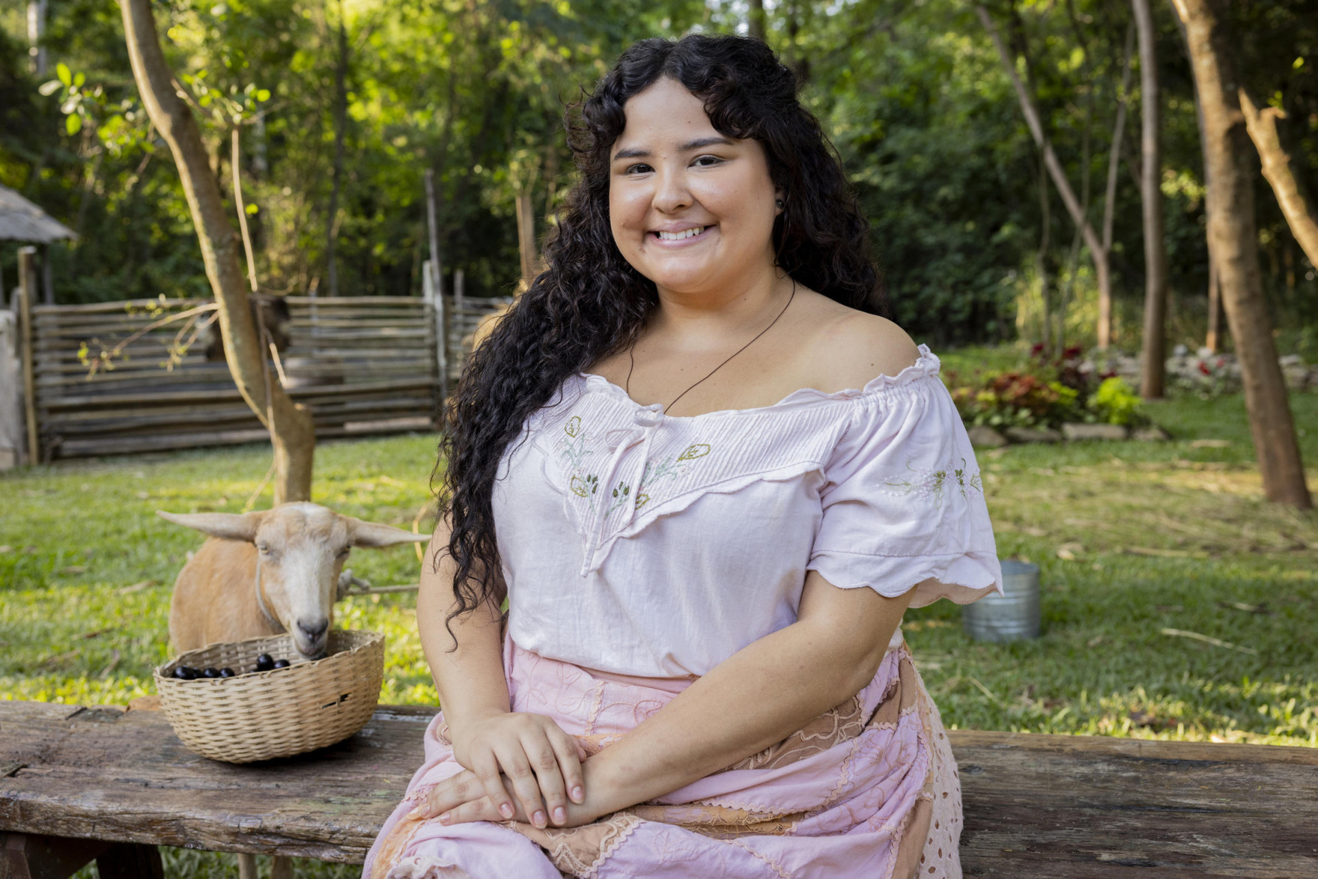 Castorine interpreta Maria Divina em 'Êta Mundo Melhor' - Fabio Rocha / TVGlobo