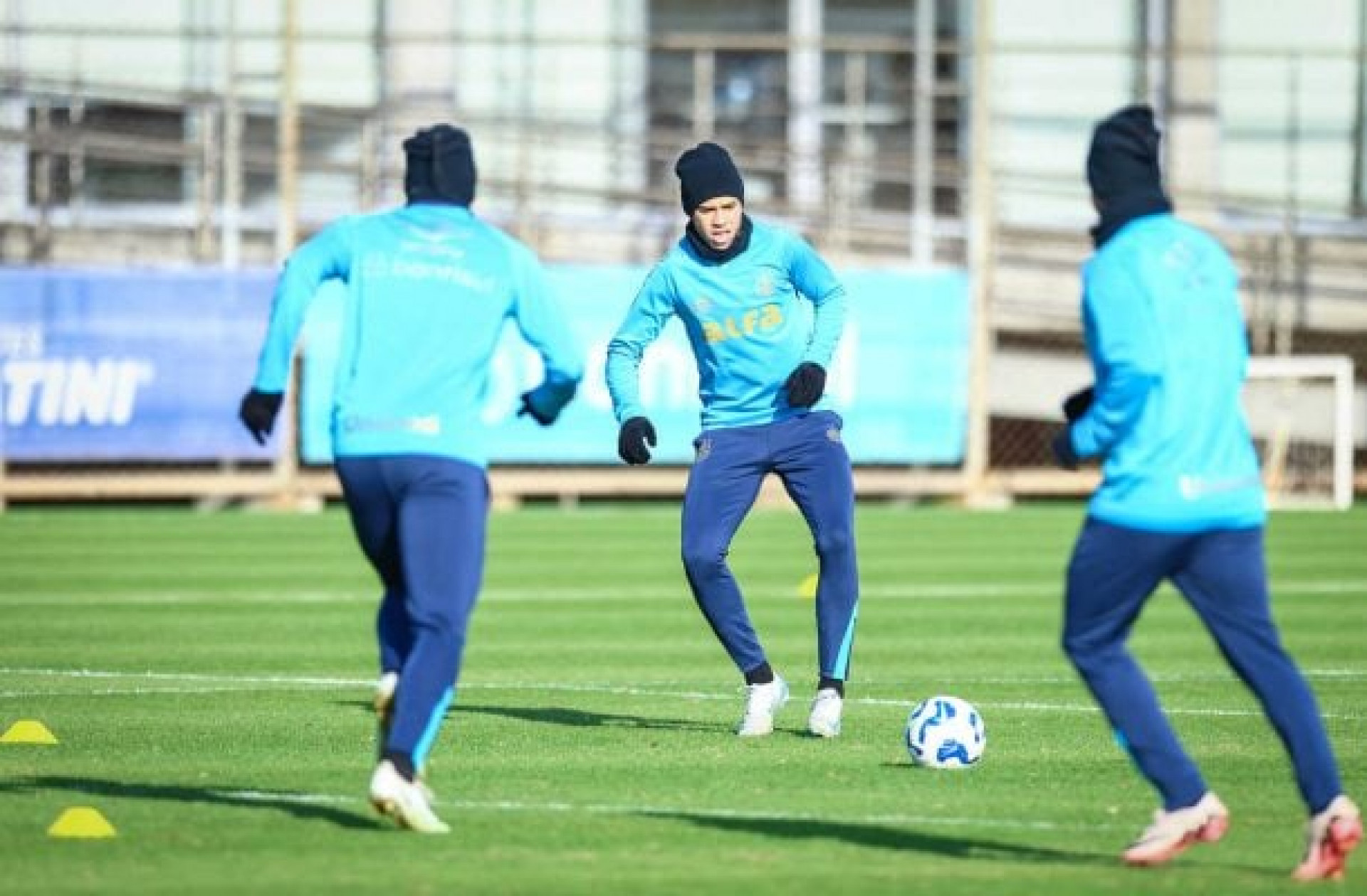 Gr&ecirc;mio intensifica treinos ofensivos e defensivos antes de jogo-treino