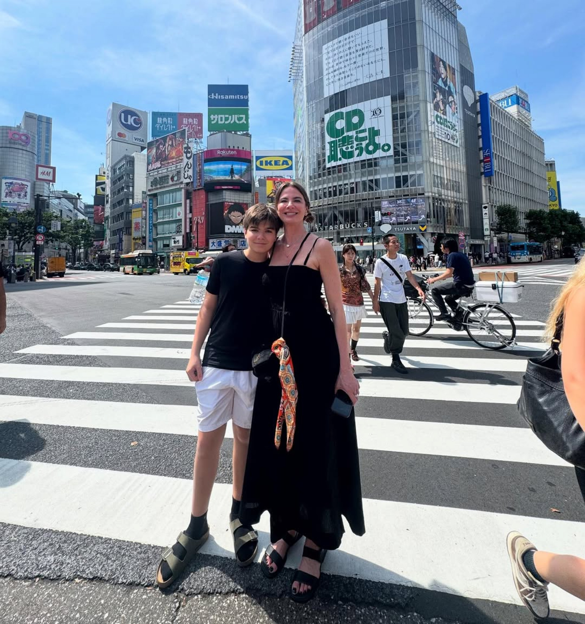 Luciana Gimenez 'turista' em Tóquio, no Japão, com o filho mais novo - Reprodução / Instagram
