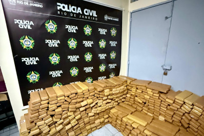 Operação da Polícia Civil resulta em apreensão de uma tonelada de drogas em caminhão-tanque em Levy Gasparian