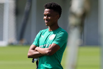 Estêvão espera disputar Bola de Ouro com Yamal e joia argentina no futuro