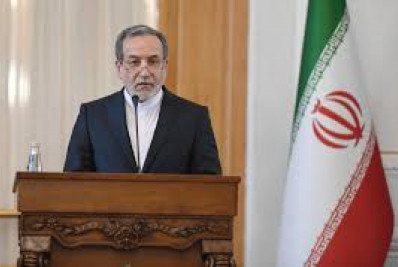 Irã anuncia reabertura de seu espaço aéreo