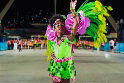 Atriz mirim é anunciada como nova musa da Mangueira