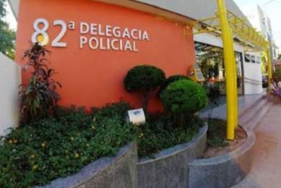 Carro é incendiado durante briga entre vizinhos em Maricá