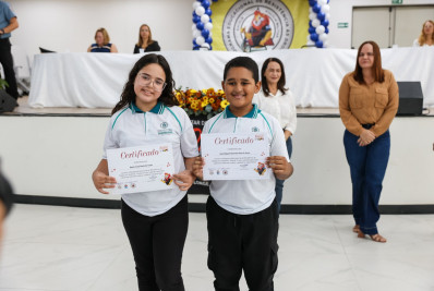 Alunos de Saquarema participam de formatura do PROERD