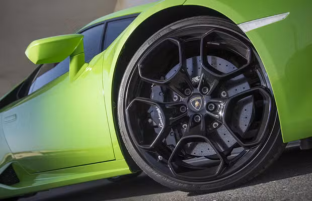Lamborghini Huracán é um supercarro de 2014, com quatro modelos - Divulgação /Lamborghini