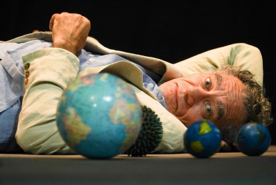 Chico Diaz estreia monólogo 'A Lua Vem da Ásia': 'Humor e irreverência'