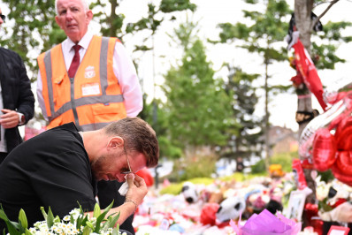 Vídeo: ex-capitão do Liverpool presta homenagem a Diogo Jota