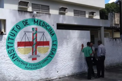 Homem é morto com 15 tiros na frente do enteado de 9 anos em Pernambuco