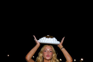 Em destino exclusivo, Marina Ruy Barbosa celebra aniversário com a família e o noivo