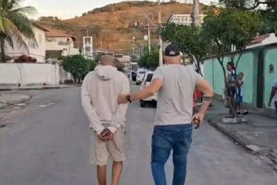 Motorista de aplicativo é preso ao cobrar R$ 1.500 para devolver celular esquecido por passageira