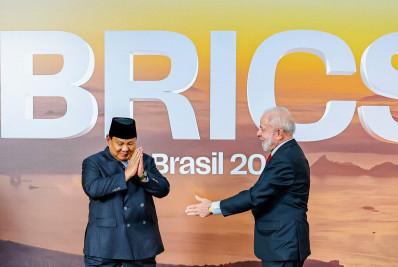 Lula agradece presidente da Indonésia no Brics após morte de Juliana Marins