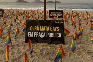 Em meio ao Brics, ONG faz protesto contra o Irã na Praia de Ipanema