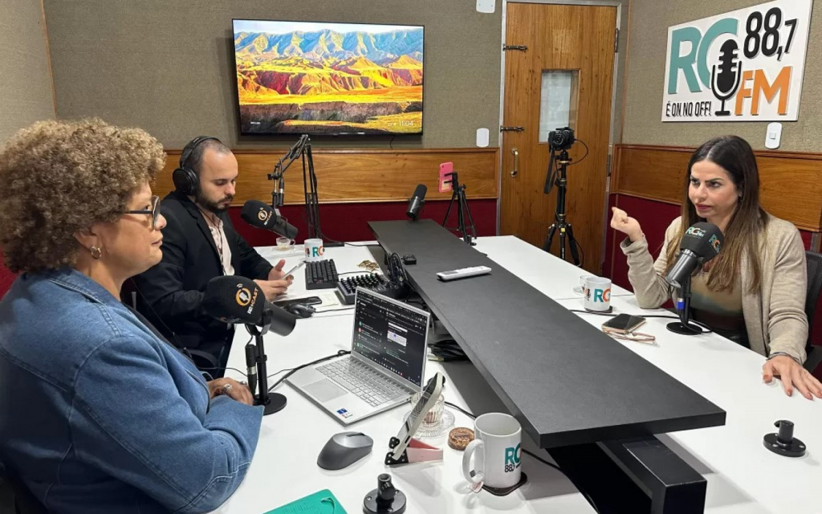 Delegada Flávia Monteiro de Barros