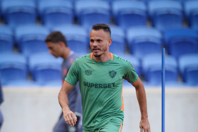 Fluminense deve escalar Renê na vaga de Freytes contra o Chelsea