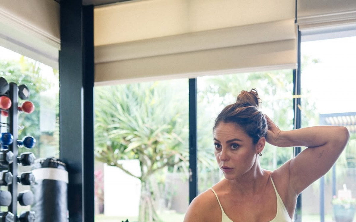 Paolla Oliveira em dia de treino