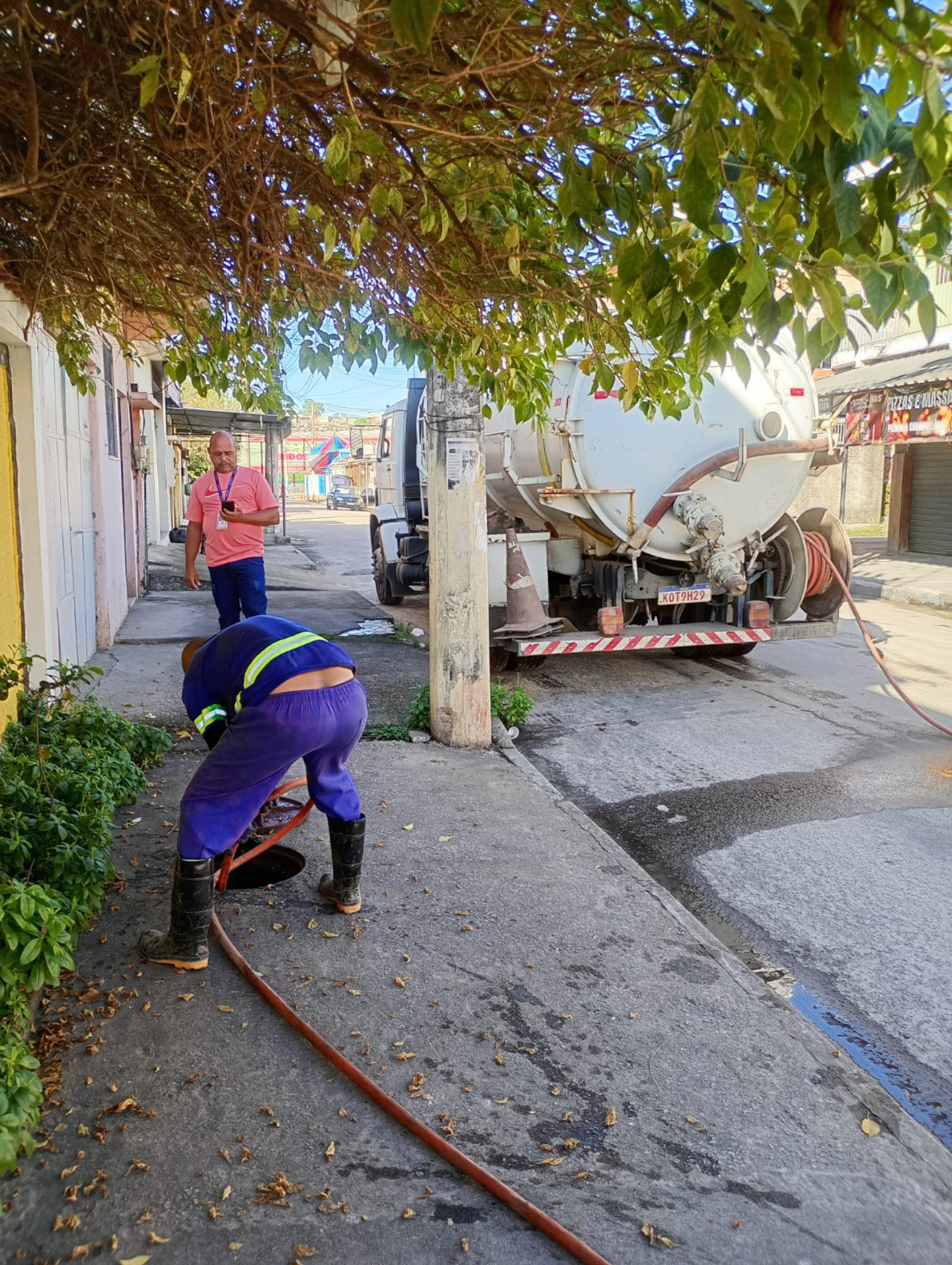 Um caminh&atilde;o vacol foi utilizado para limpar as redes de drenagem e esgoto   - Divulga&ccedil;&atilde;o/ PMBR
