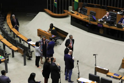 Câmara aprova criação de 160 funções comissionadas para STF