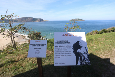 Niterói instala placa em homenagem à Juliana Marins na Praia do Sossego
