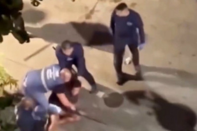 Vídeo! Ação da prefeitura termina em tumulto com pessoas em situação de rua em Copacabana