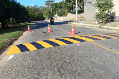 Sinalização é reforçada na Avenida Enéas Torno