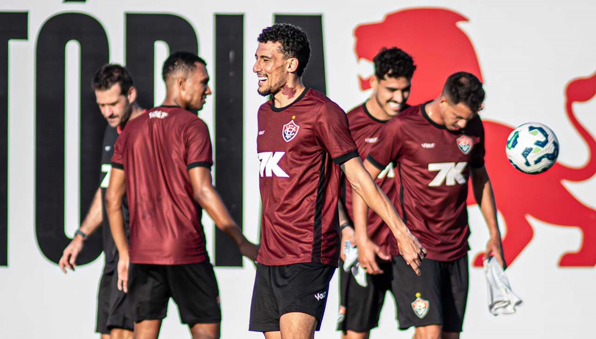 Vitória x Confiança: onde assistir, escalações e arbitragem