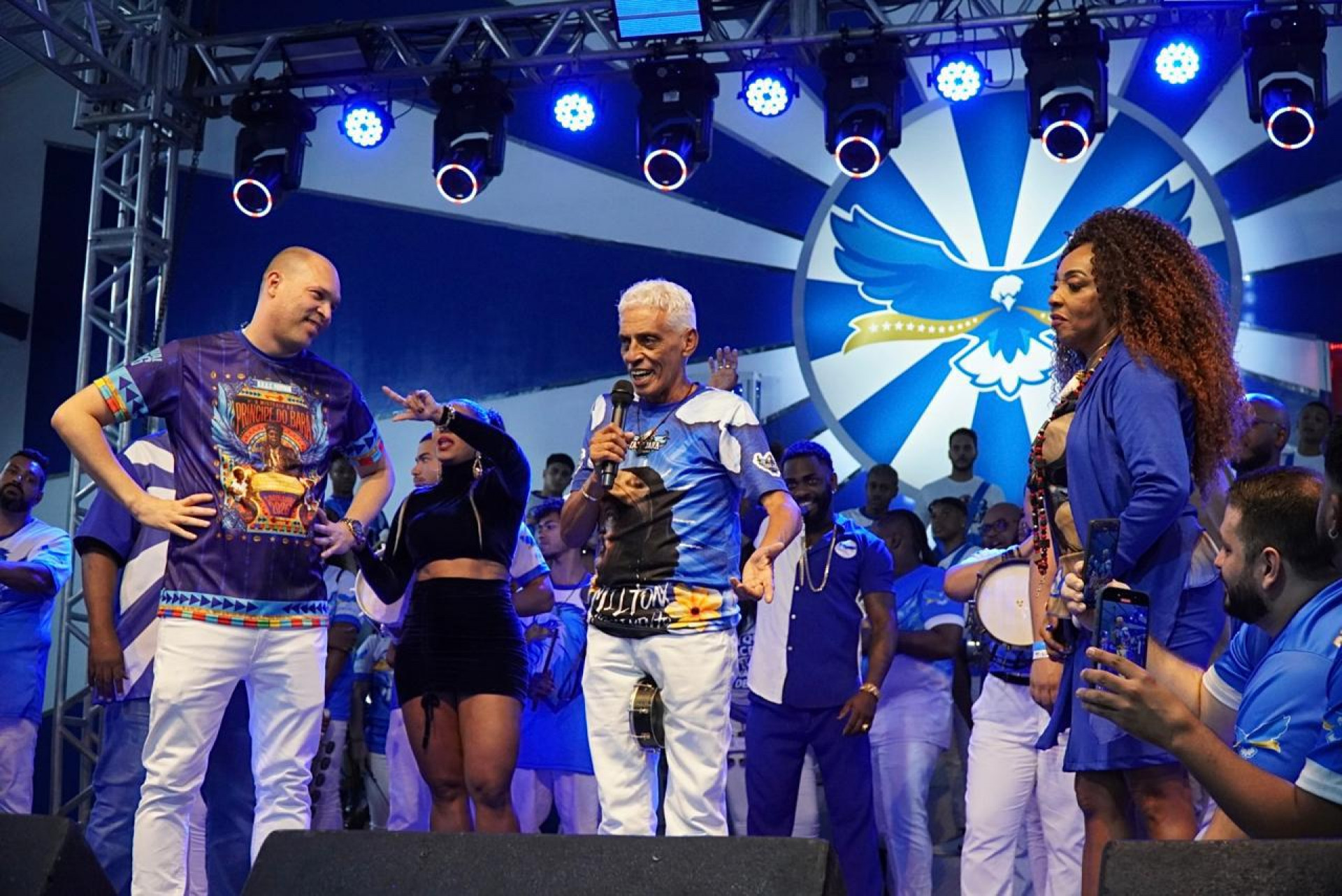 Dinamite é homenageado no palco da Feijoada da Família Portelense - Gil Lira