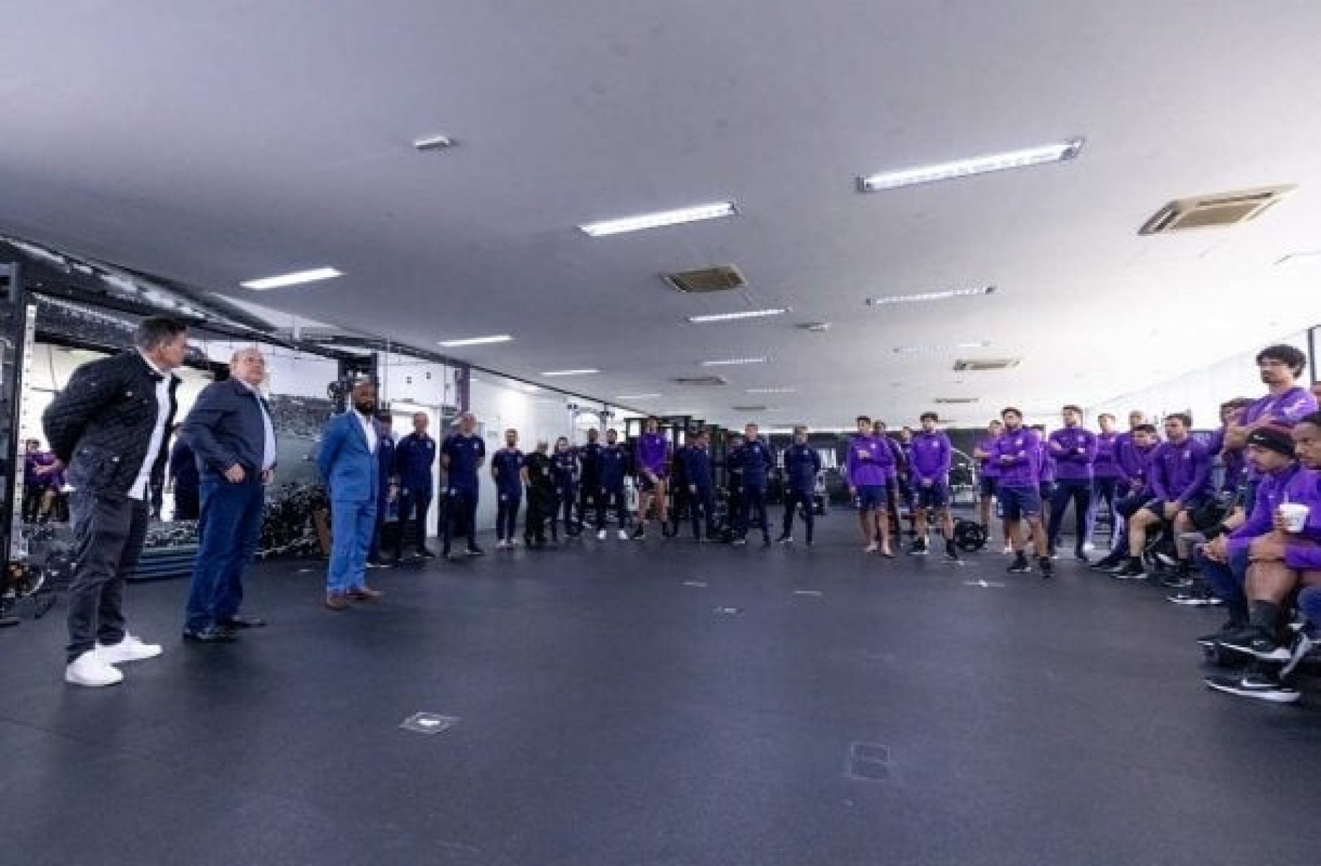 Corinthians acerta sal&aacute;rios atrasados com jogadores e funcion&aacute;rios