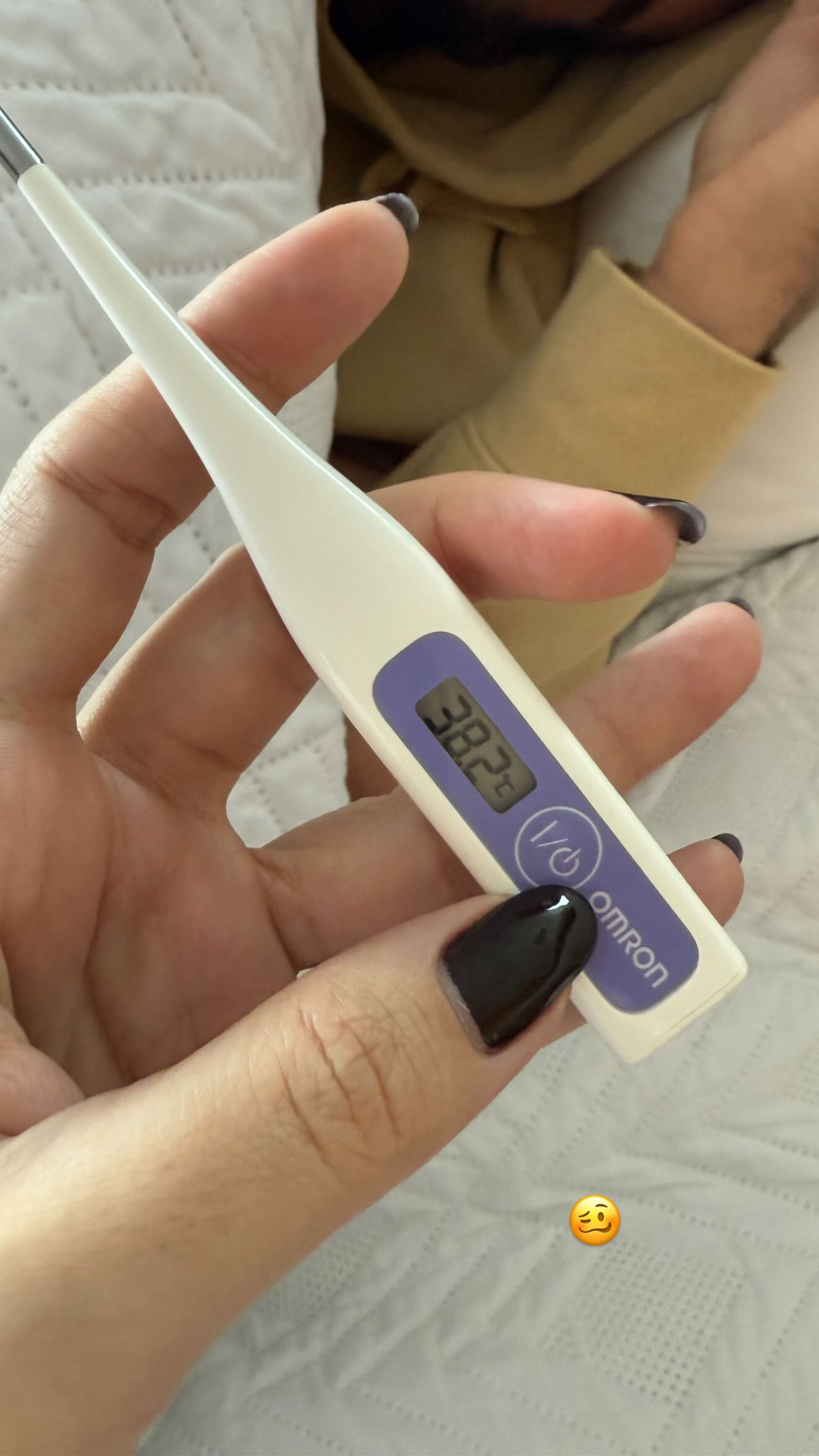 Rafa Kalimann exibiu termômetro que mediu a febre do cantor   - Reprodução/Instagram 