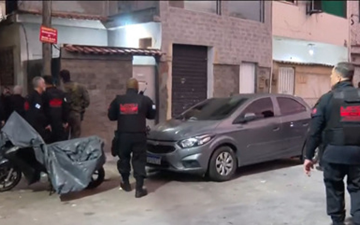 Policiais e agentes do Ministério Público realizaram operação no Complexo da Mangueirinha, em Caxias
