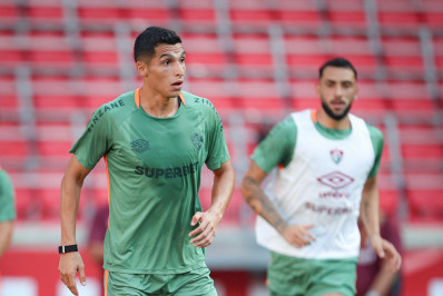 Empresário de Serna reclama de perda de espaço e atacante pode deixar o Fluminense