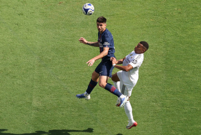 Beraldo celebra classificação do PSG e prevê 'grande jogo' contra o Chelsea