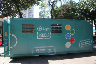 Ponto de coleta que troca recicláveis por desconto em energia é inaugurado na Vila da Penha