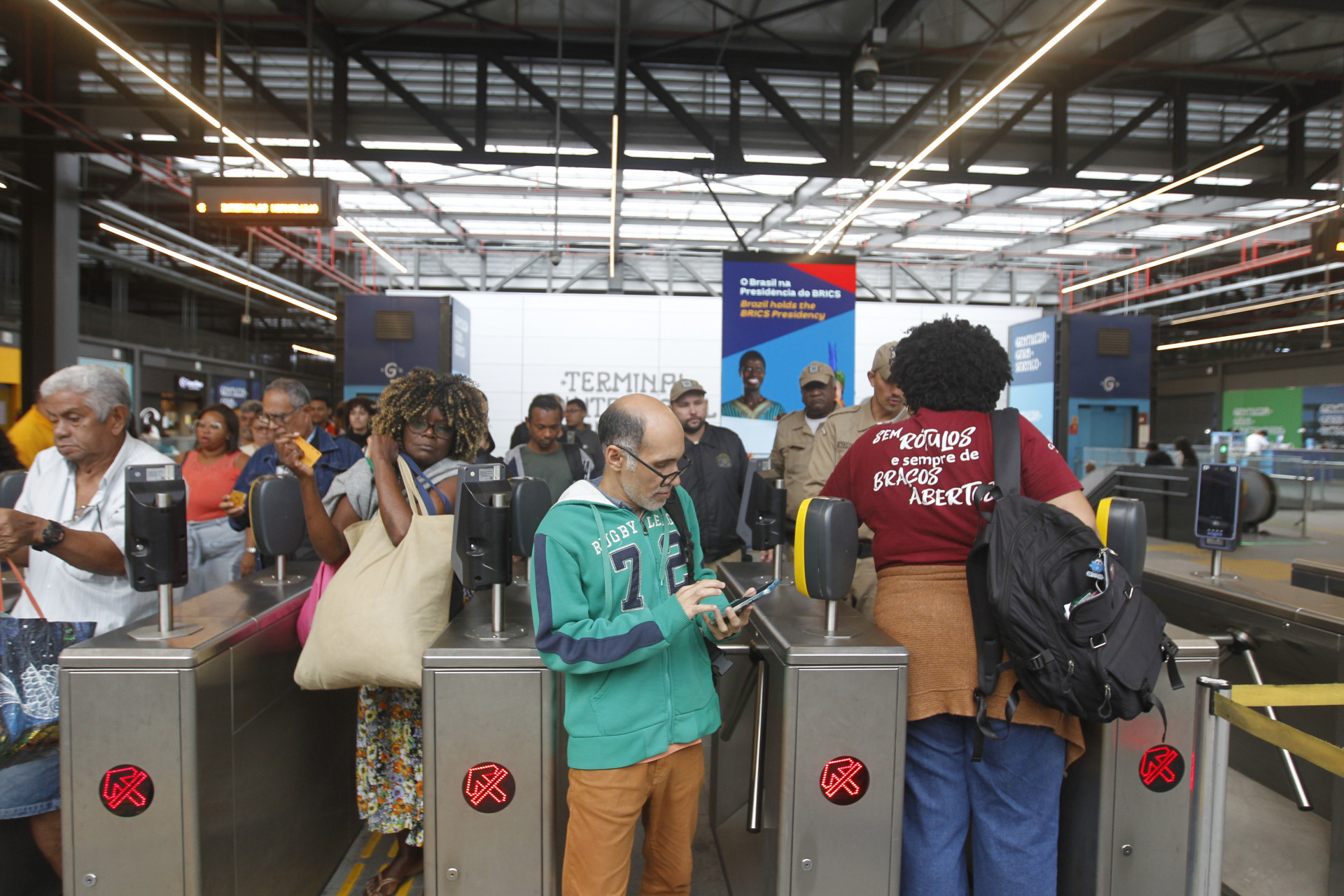 Nova etapa de fiscaliza&ccedil;&atilde;o no VLT Carioca entrou em vigor no Terminal Gentileza nesta quarta-feira (9) - Reginaldo Pimenta/Ag&ecirc;ncia O Dia