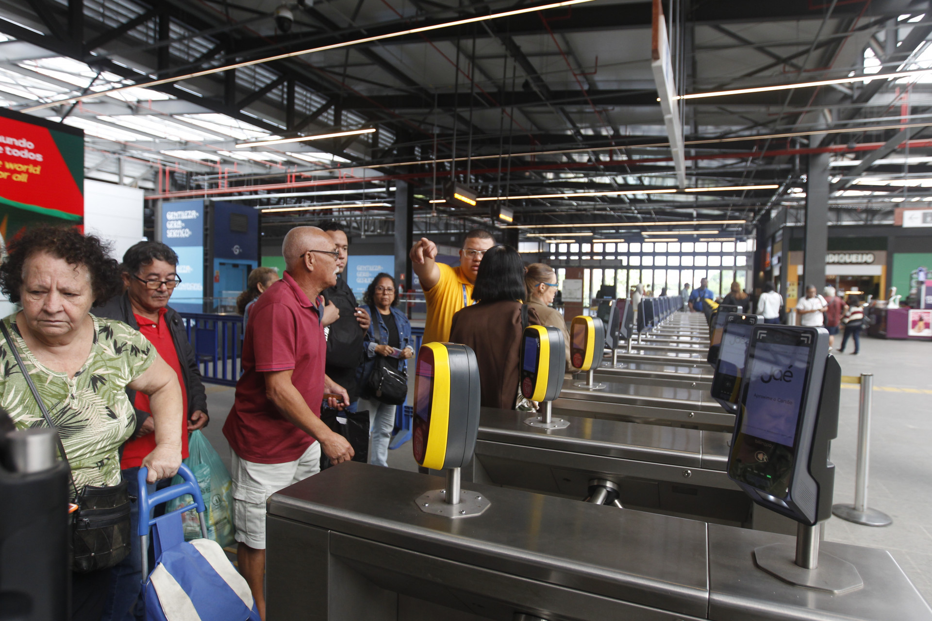 Nova etapa de fiscaliza&ccedil;&atilde;o no VLT Carioca entrou em vigor no Terminal Gentileza nesta quarta-feira (9) - Reginaldo Pimenta/Ag&ecirc;ncia O Dia