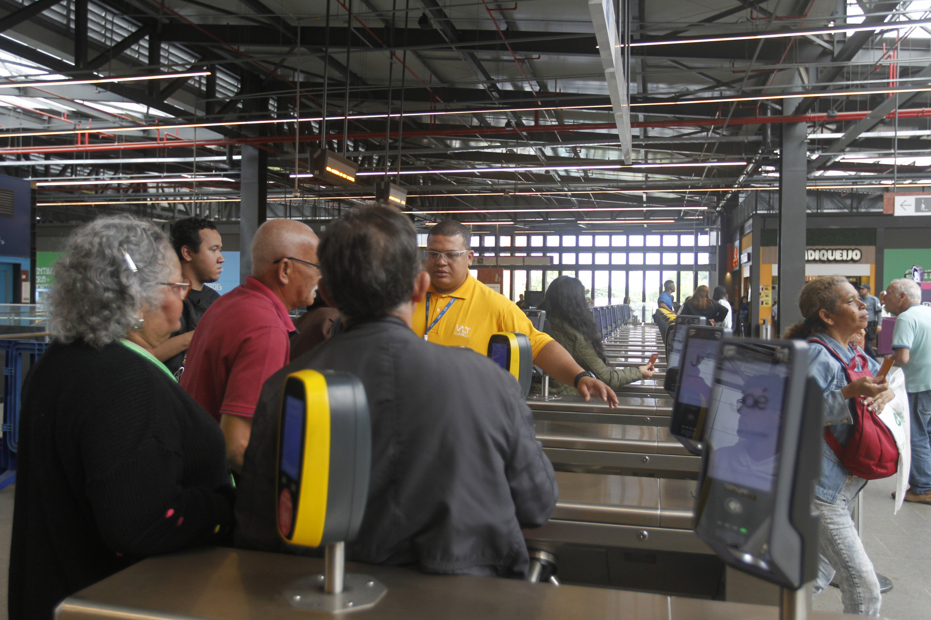 Nova etapa de fiscaliza&ccedil;&atilde;o no VLT Carioca entrou em vigor no Terminal Gentileza nesta quarta-feira (9) - Reginaldo Pimenta/Ag&ecirc;ncia O Dia