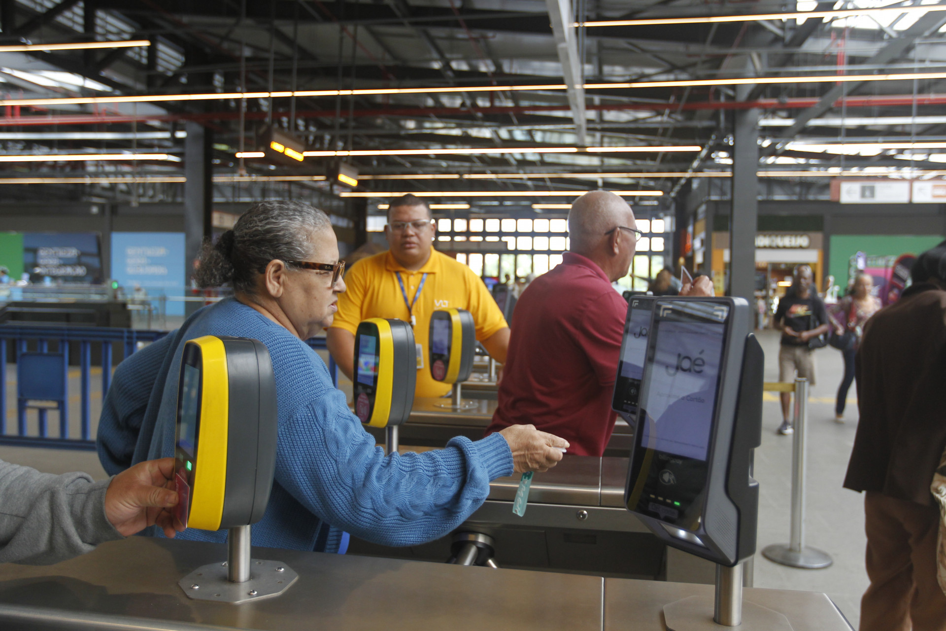 Os passageiros que desembarcarem no Terminal Gentileza dever&atilde;o validar o cart&atilde;o - Reginaldo Pimenta/Ag&ecirc;ncia O Dia